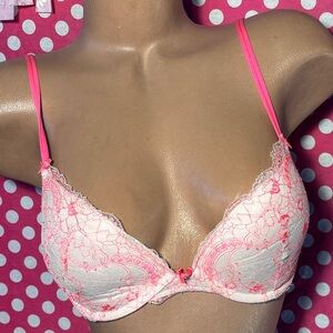 Victoria’s Secret very sexy push up bra